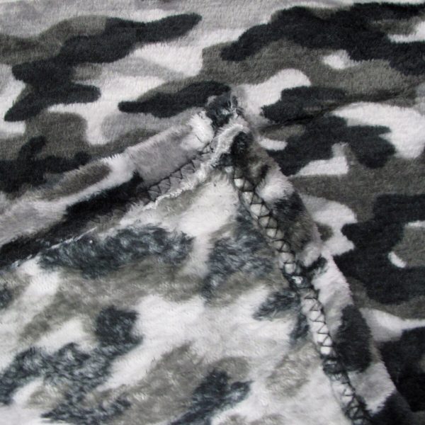 190GSM Boys Cool Ultra Soft Coral Fleece Throw 127 x 152cm – Army Camouflage